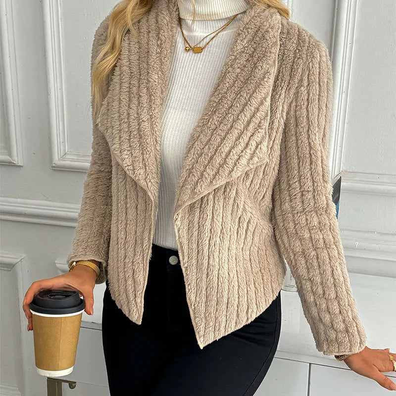 Casaco Feminino De Veludo Com Lapela Grande - Promoção De Inverno 2025
