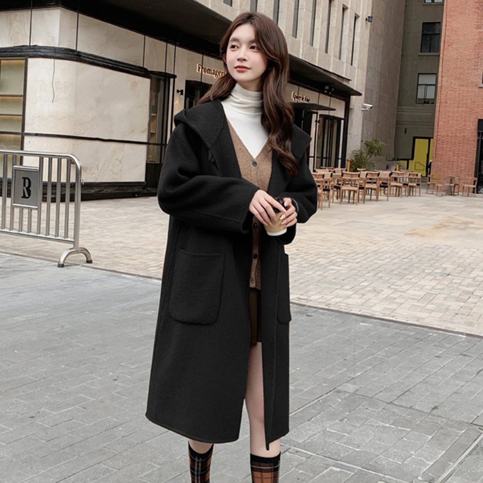 Casaco Longo Feminino Bicolor Com Cinto E Lapela - Promoção De Inverno 2025