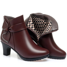 Bota Feminina De Salto Com Laço E Forro Xadrez  - Promoção De Inverno 2025