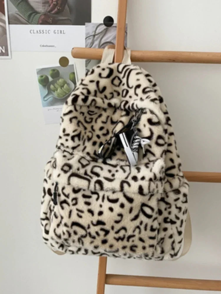 Mochila De Pelúcia Estampada Feminina Material Confortável